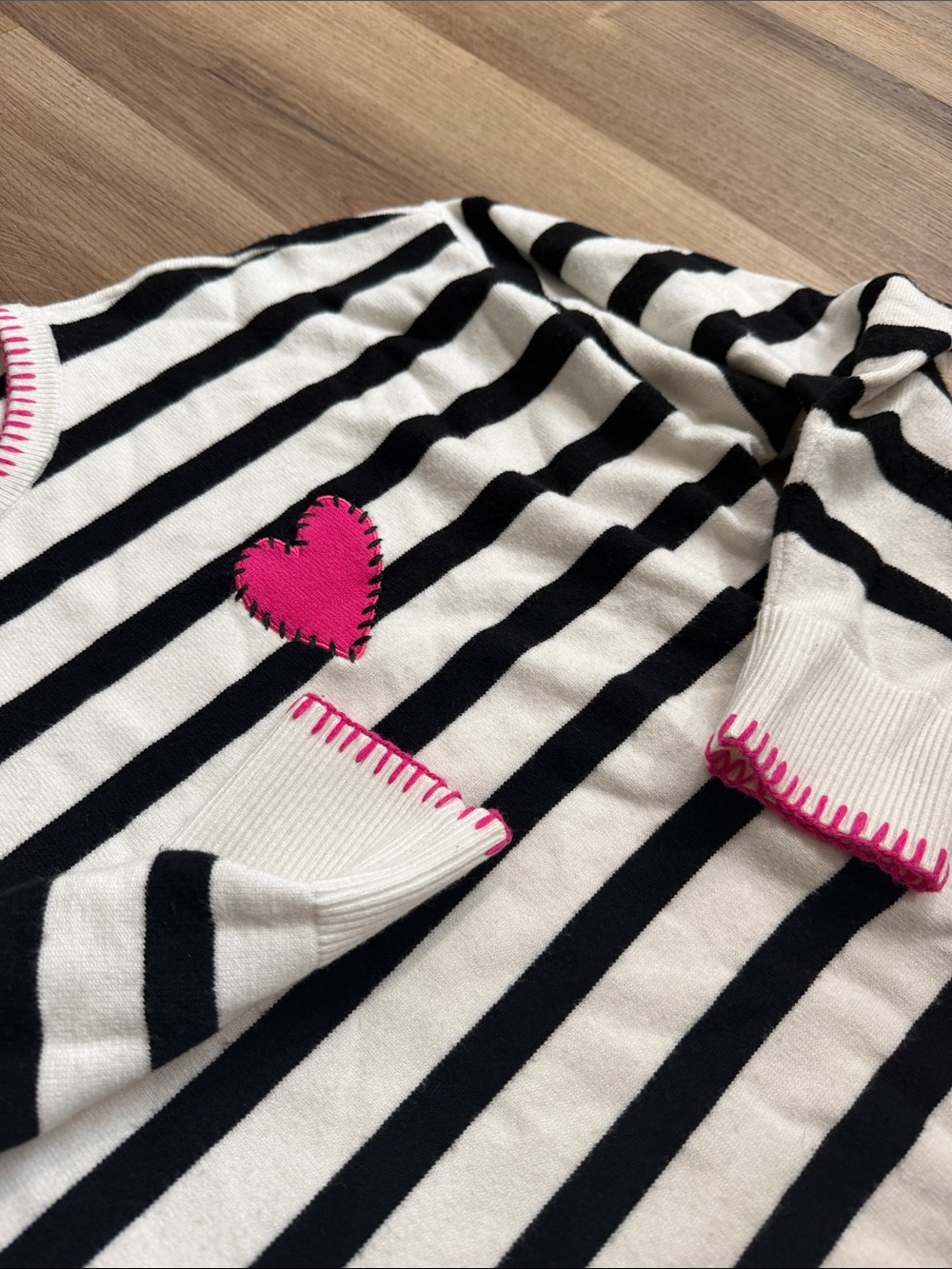 Kerri Rosenthal XOKR White Black Striped Heart Sweater Soft Knit Pullover Large - Picture 4 of 9